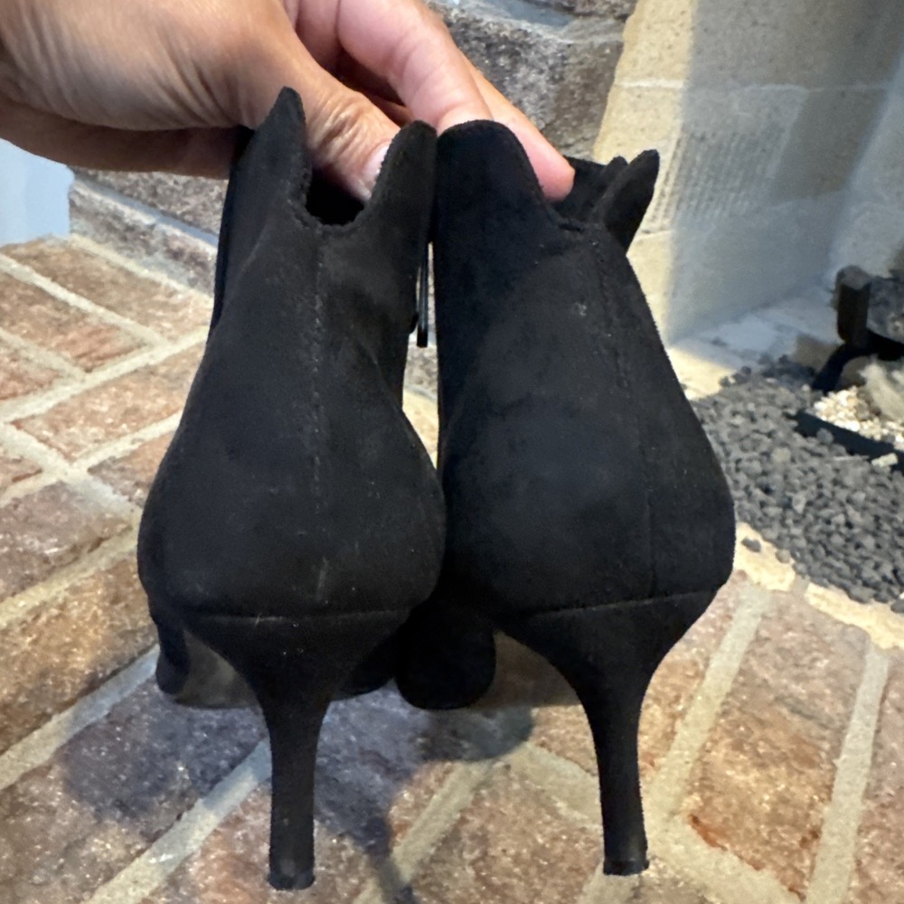Charles by Charles David Amateur Ankle Bootie Pointed Toe Size 8.5 Black - Picture 13 of 14